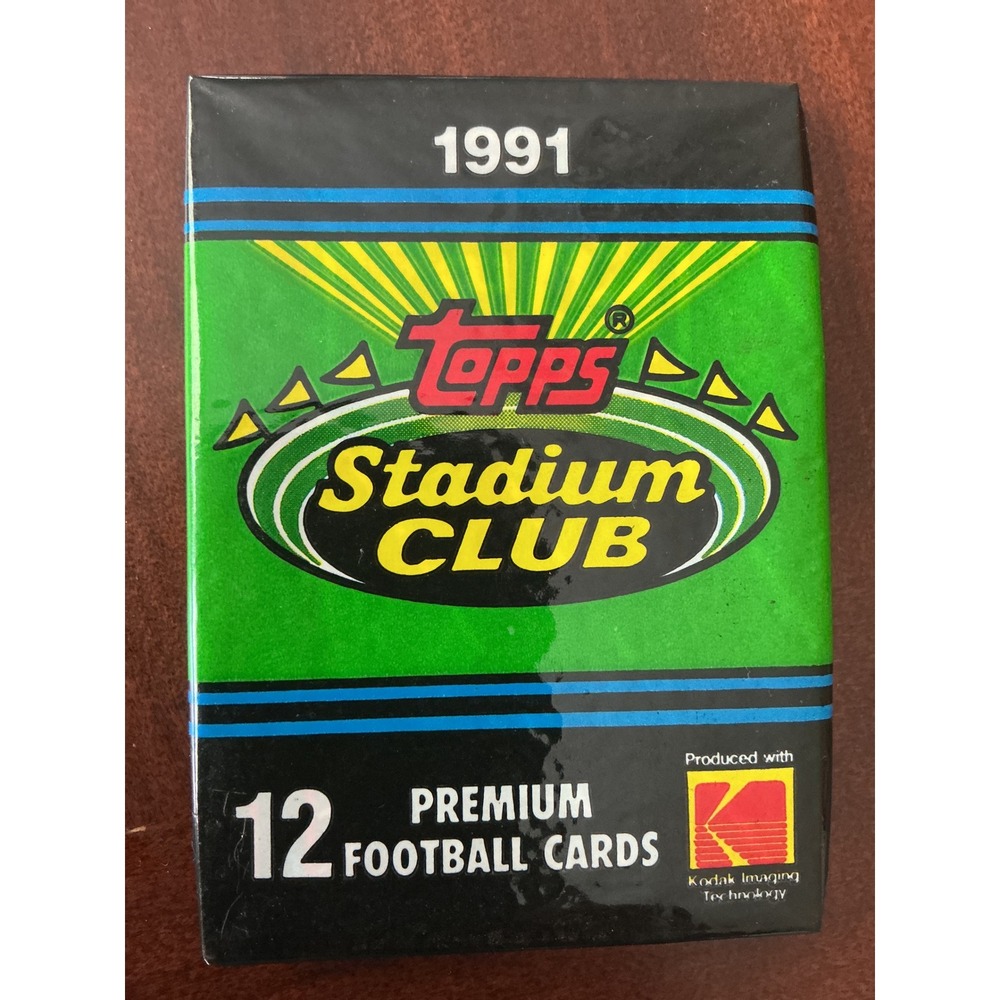 1991 Topps Stadium Club Football Series 1 Wax Pack Cards FAVRE IS THE BACK CARD.